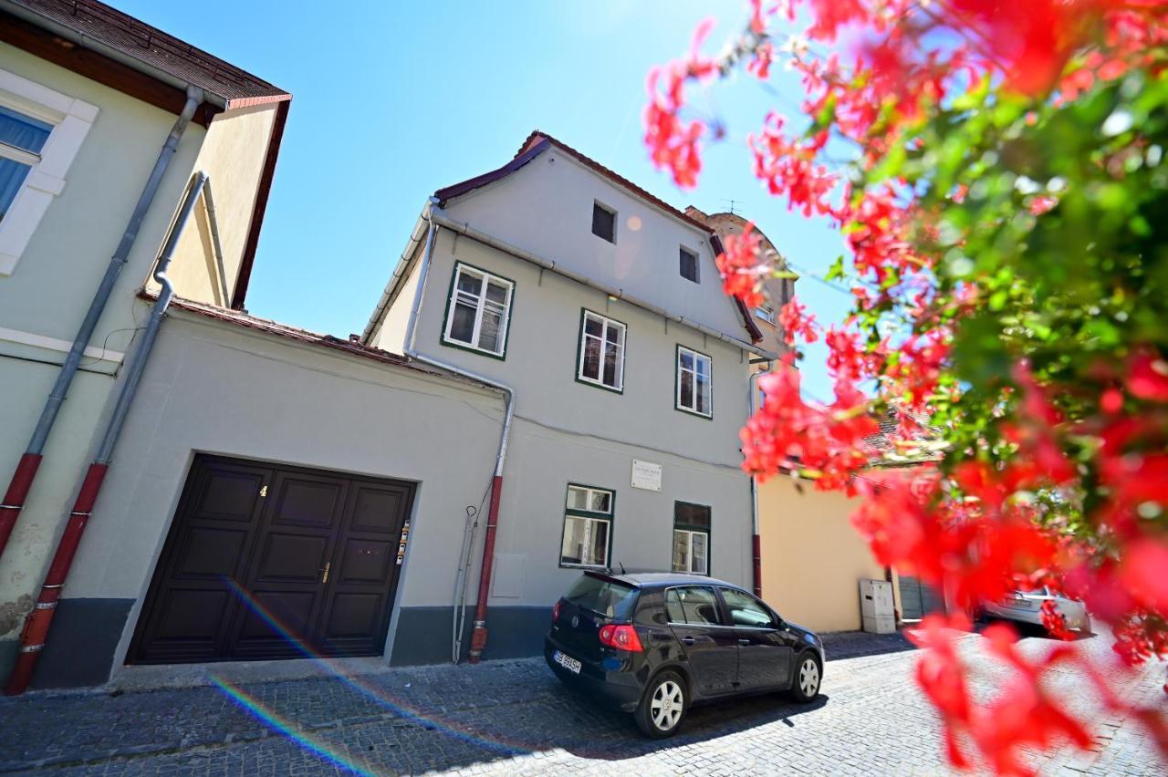 Apartments In The Heart Of Sibiu Exterior photo